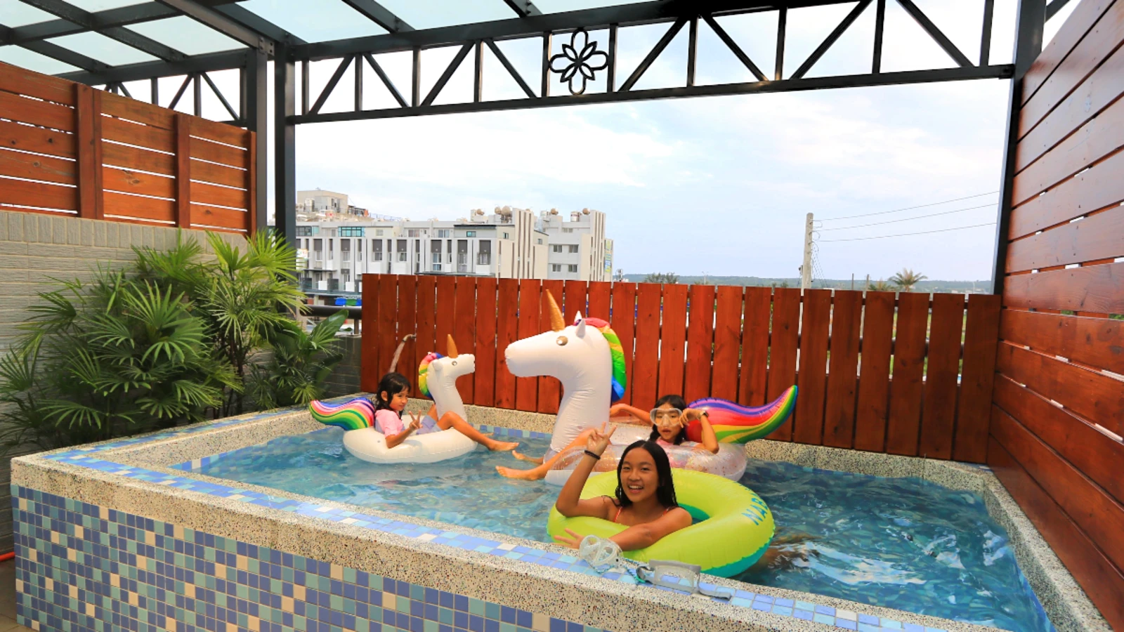 啾來玩包棟民宿主視覺