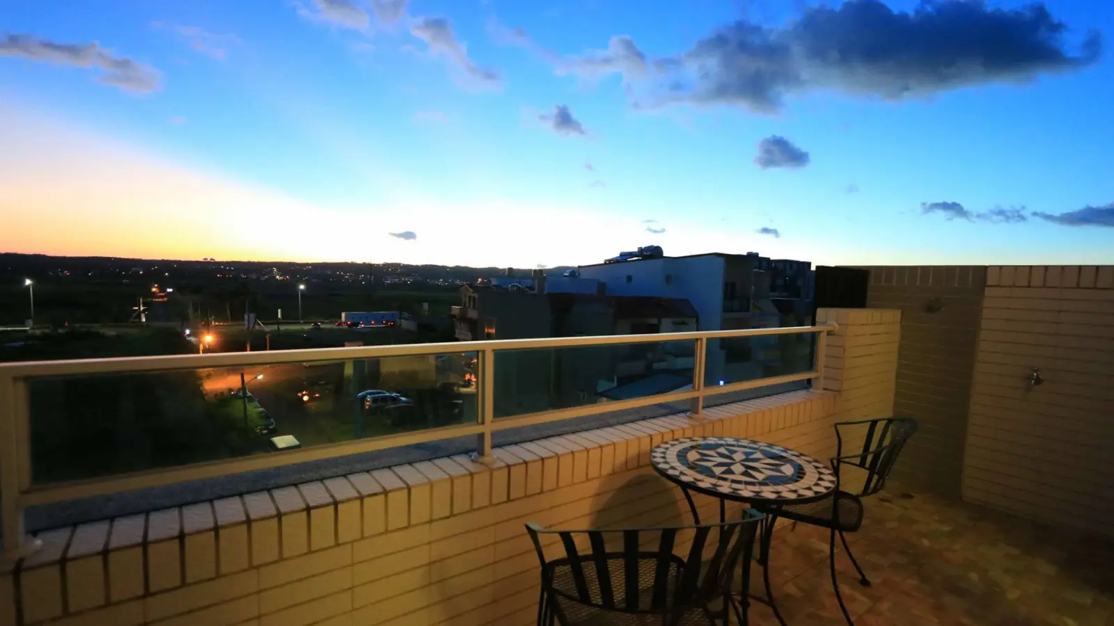 夏苑旅宿包棟民宿主視覺