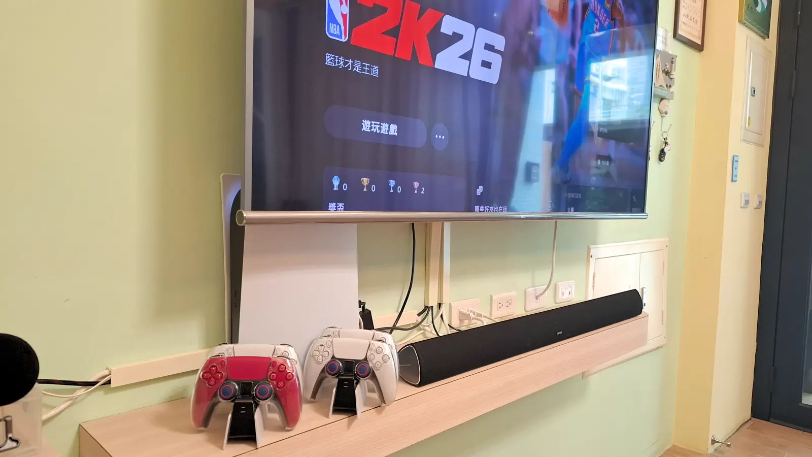 PS5與四支遊戲手把