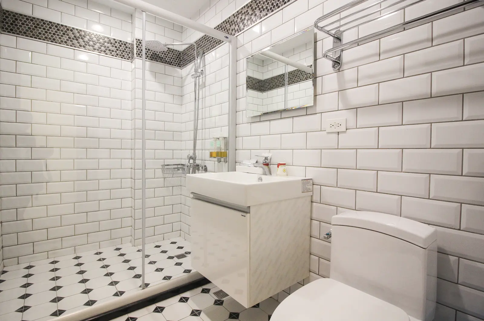 201幸運草四人房衛浴空間